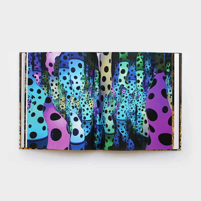 草間彌生 KUSAMA EXHIBITION オブジェ　シルバー ガラスケース付 草間彌生 KUSAMA EXHIBITION オブジェ シルバー ガラスケース付 - メルカリ