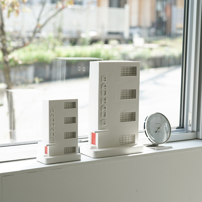 Lescaze House 建物 オブジェ │ Chisel & Mouse Lescaze House architectural model – Chisel & Mouse
