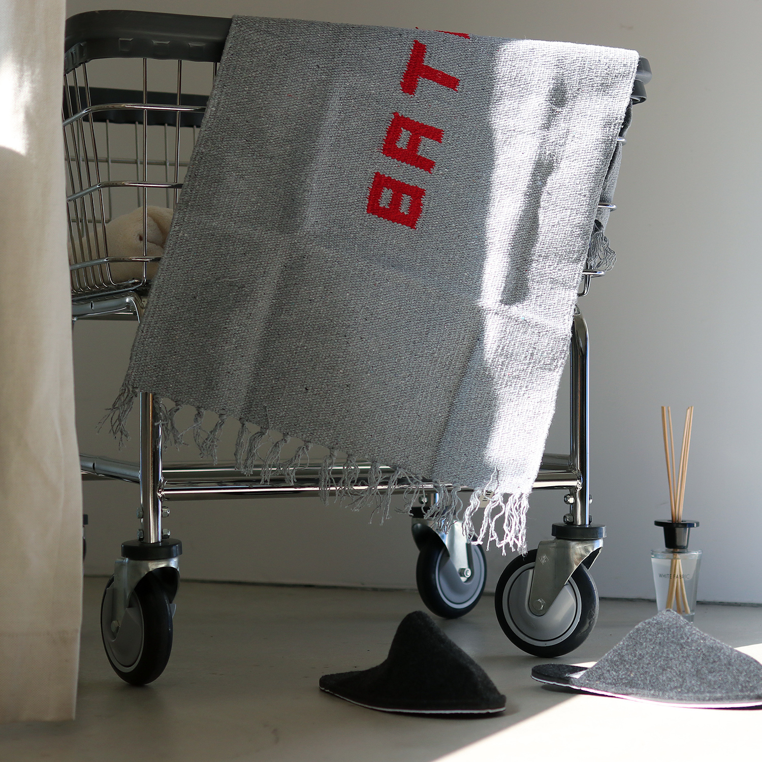 バスマット 90 シンプル 90×45 手織り ロゴ リサイクル素材 プエブコ PUEBCO HANDLOOMED RECYCLE YARN BATH MAT | PUEBCO | 02