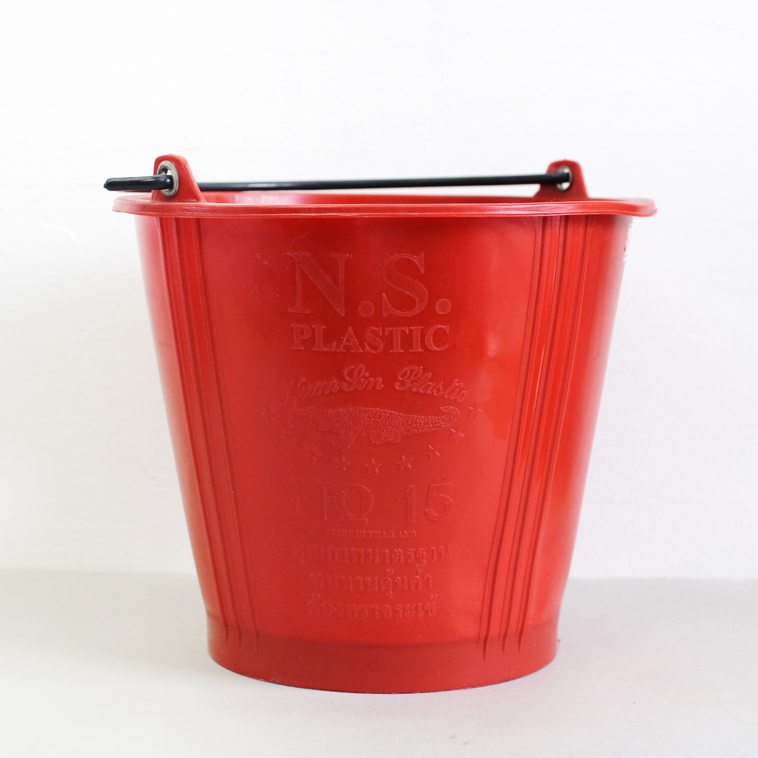 バケツ コンパクト プラスチック 掃除 ガーデニング BUFF バフ タイ製 カラーバケツ カラフル 8L |  | 01