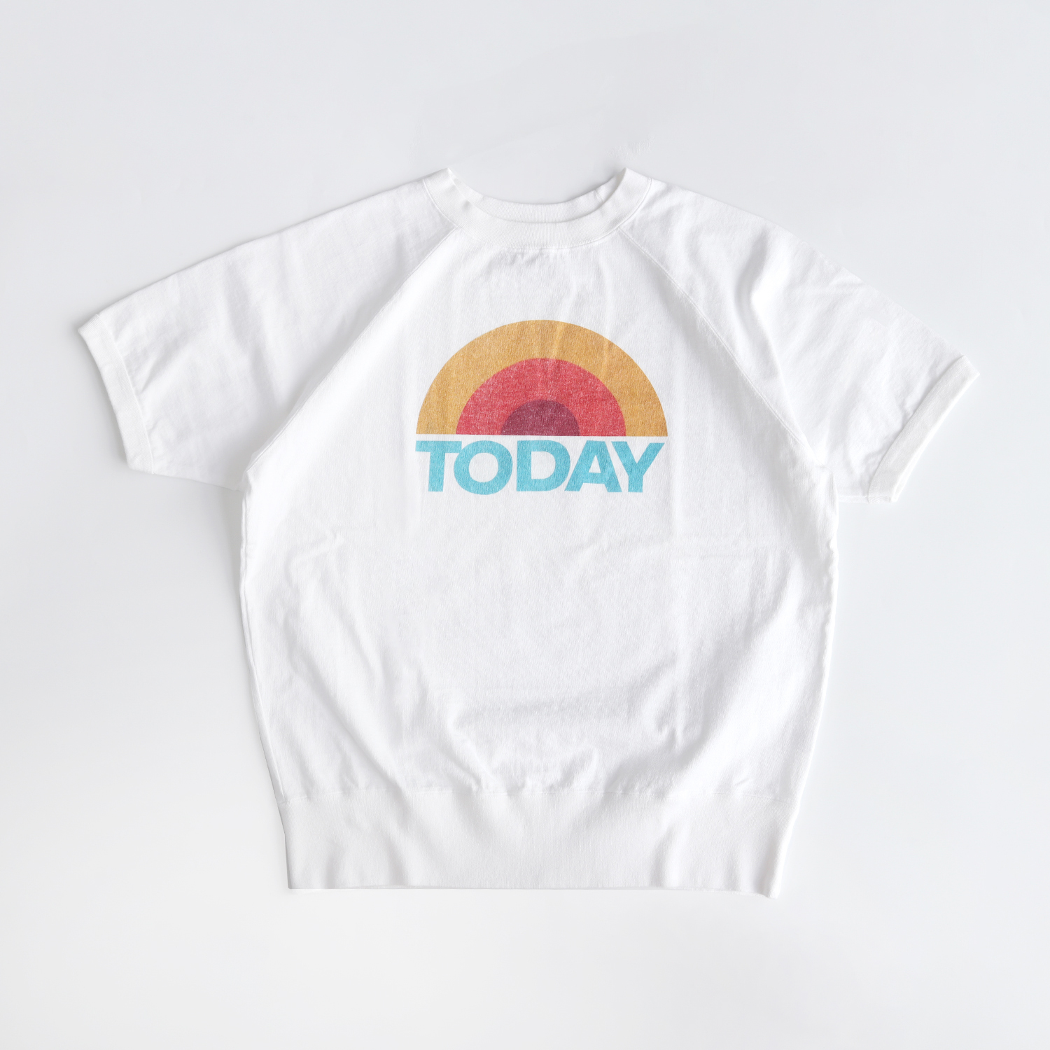 NECESSARY or UNNECESSARY（ネセサリーオアアンネセサリー） Tシャツ 