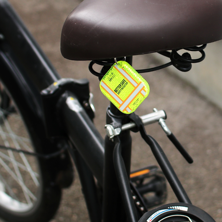 キーホルダー リフレクター 反射板 フィンランド 反射性能2倍 ANAHEIM アナハイム Doom Reflector Vest リフレクターベスト |  | 01