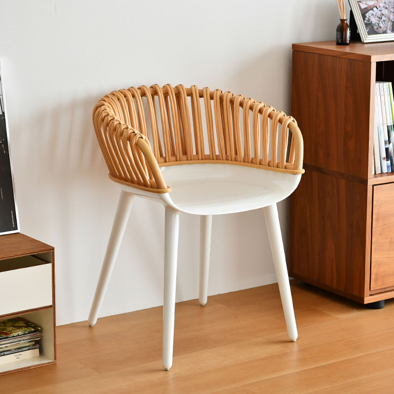 Magis（マジス）スタッキングアームチェア BELL ホワイト 楽天市場】MAGIS マジス BELL CHAIR ベルチェア KonstantinGrcic