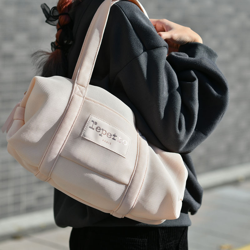 訳あり✨美品✨レペット✨ボストンバッグ✨メッシュ✨大容量✨ブラック✨軽量 repetto（レペット） ダッフルバッグ メッシュ Mサイズ イコンヌ
