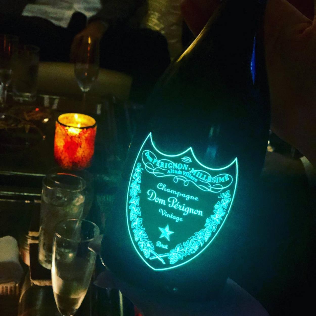 ドンペリニヨン ルミナスボトル 750ml 光る スパークリングワイン