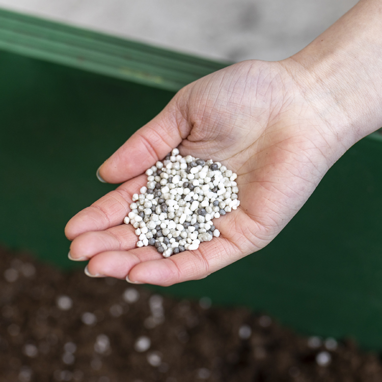 肥料 200ｇ ミニバラ 花 野菜 緩効性肥料 窒素 リン酸 カリウム カルシウム ガーデニング 化学肥料