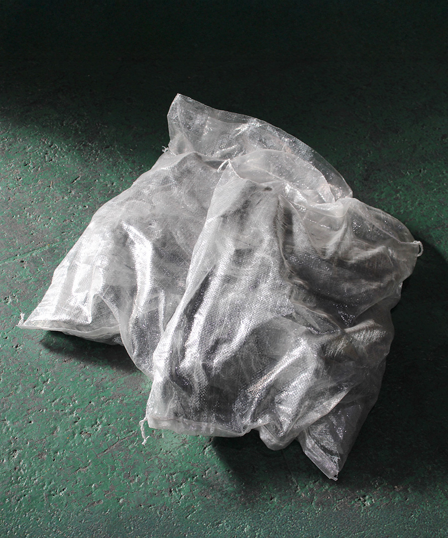 【ストーンチップ ジアロ-志野 20kg販売(10kg×2袋)】 砂利 チップ 防草 雑草 グレー 花壇 植栽 | ブランド登録なし | 10