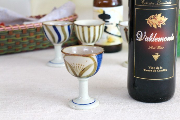 陶器製ススキ青スパイラル高台カップ ワイン グラス 焼酎 日本酒