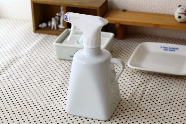 シンプル 陶器製スプレーボトル 500ml 日本製 美濃焼 観葉植物の水やり