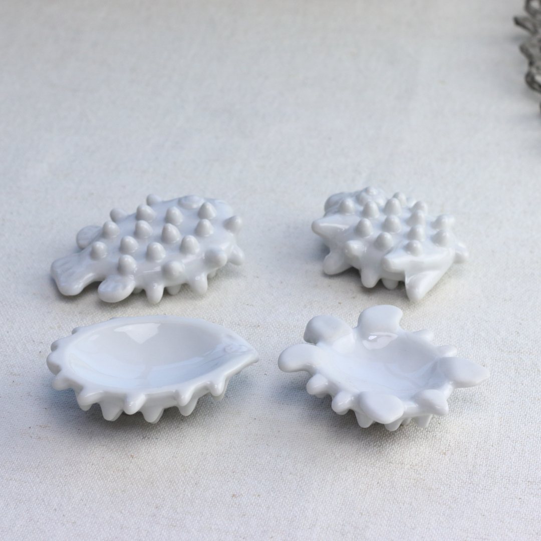 ツボセラム Sサイズ 日本製 美濃焼 瀬戸焼 ツボ押し イボイボ 手もみ