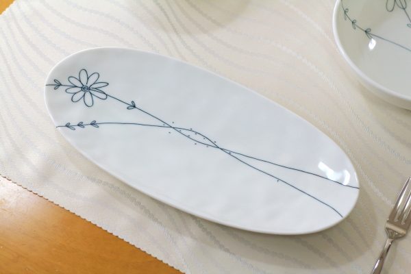 フラワーライン 26.5cm楕円皿 国産 美濃焼 料理が映える素敵な花模様
