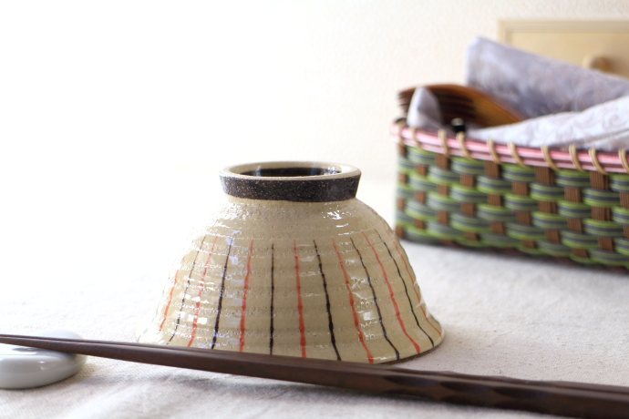 伝統的な和風デザインの茶碗 陶器茶碗 和風デザイン 飯碗 3個セット - メルカリ
