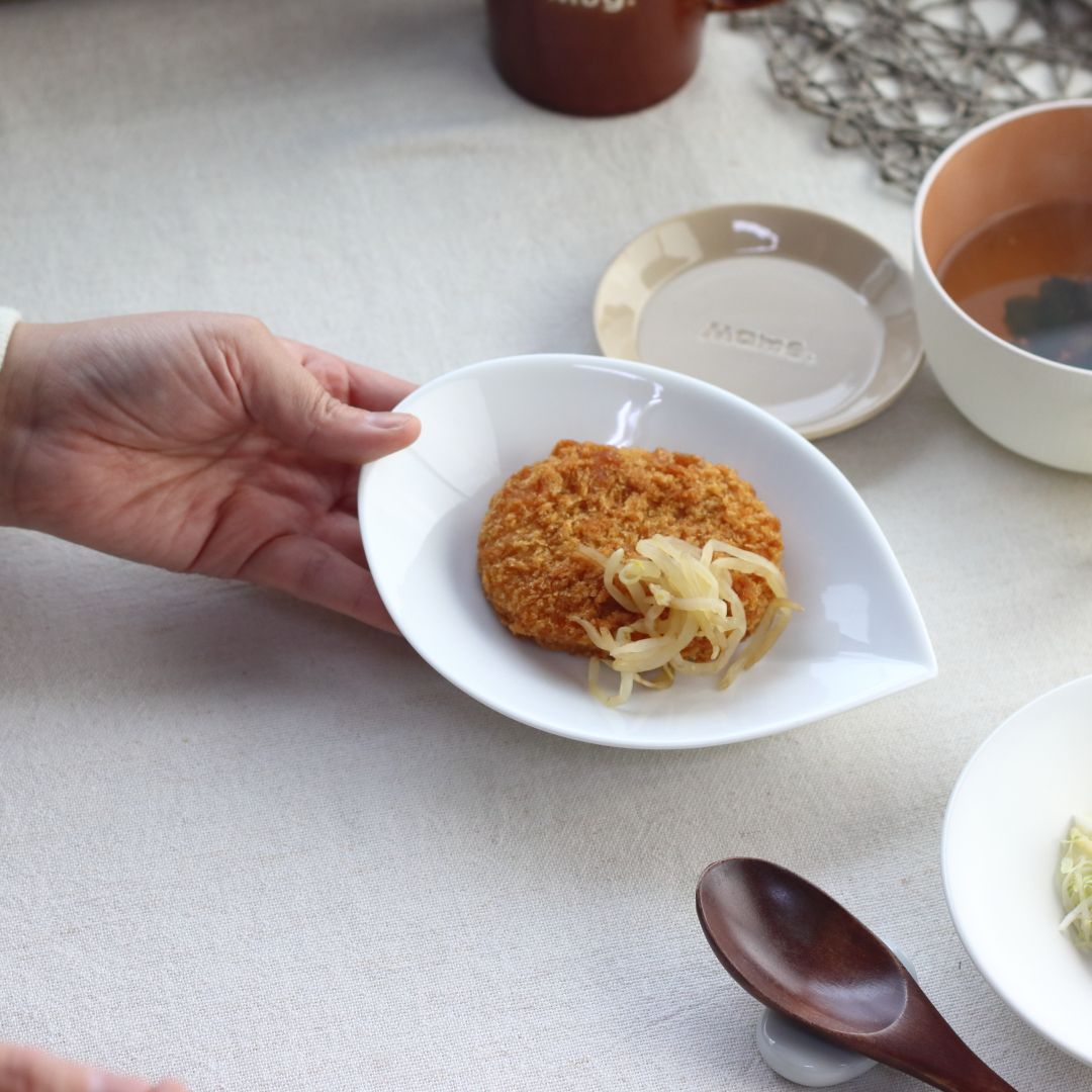美濃焼茶線長皿 日本製 美濃焼 瀬戸焼 22.5cm 茶 手書き 和食器 白