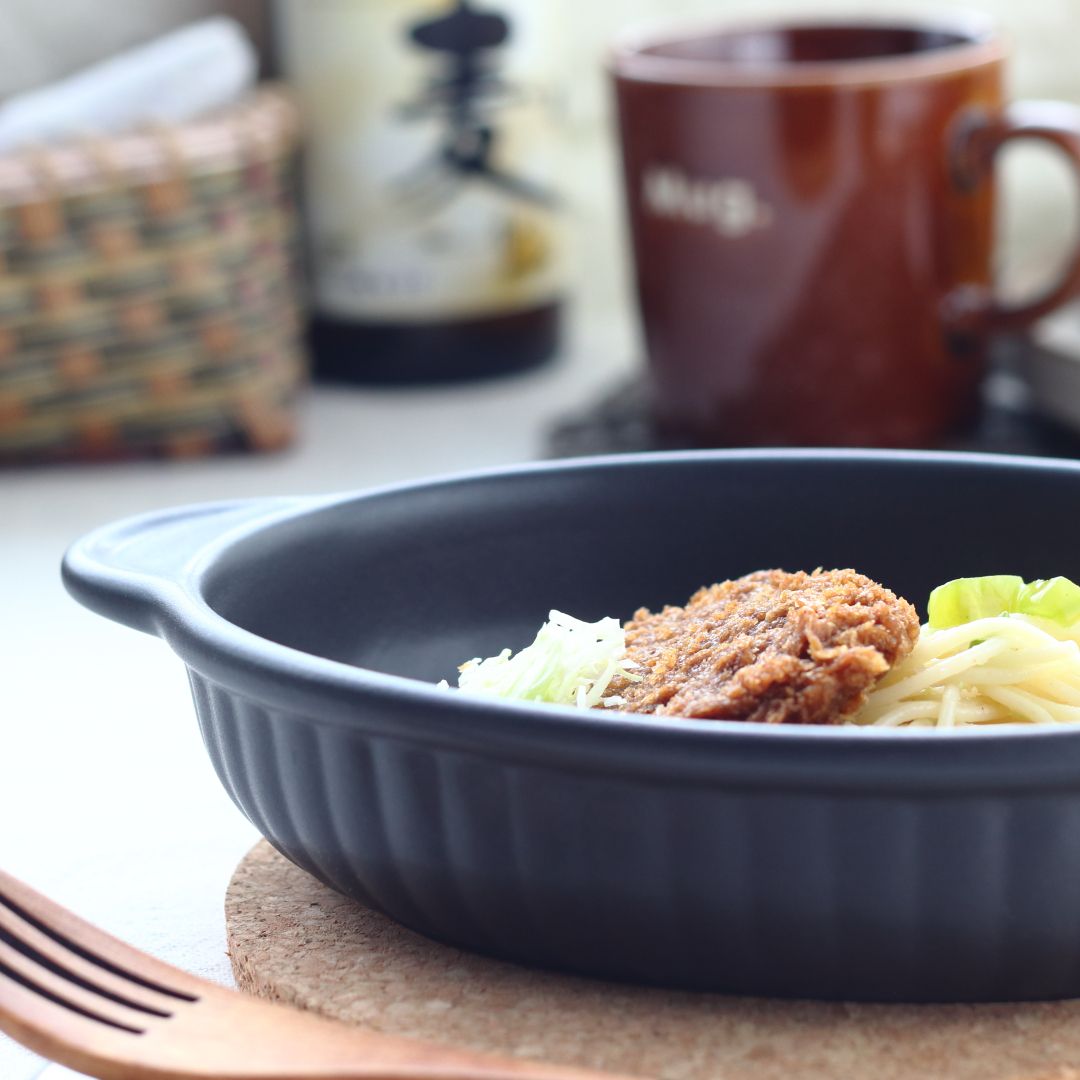 取っ手付き黒マットオーバルグラタン皿 540ml 日本製 美濃焼 瀬戸焼