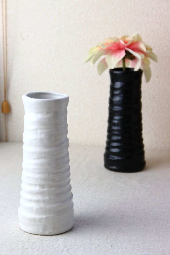 美濃焼細長花瓶 日本製 美濃焼 定番商品 花器 フラワーベース 花入れ