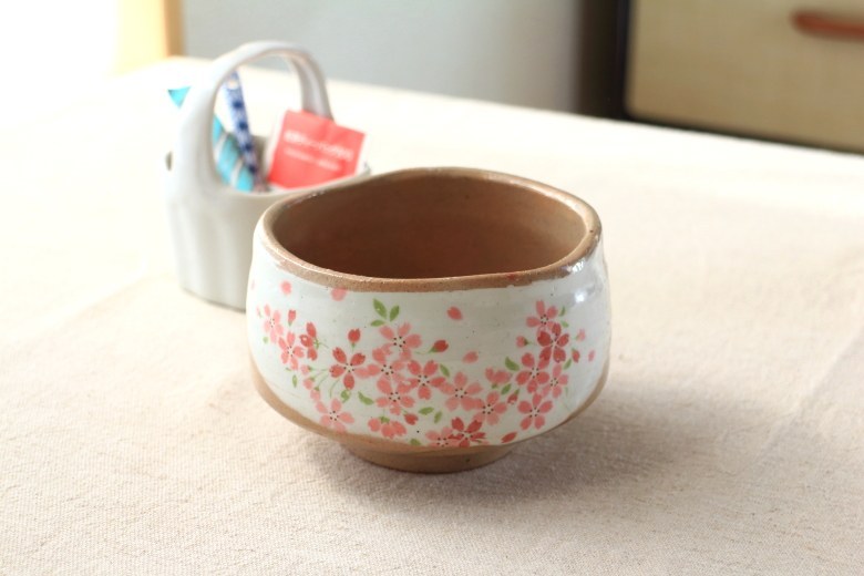 抹茶碗 白化粧ピンク桜 お取り寄せ 国産 美濃焼 抹茶 まっちゃ