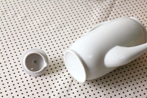 のっぽのシンプルティーポット 国産 瀬戸焼 ホーローではよく見かける