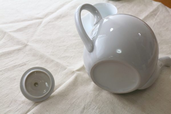 1.8Lサイズのビッグティーポット 国産 瀬戸焼 大勢でのお茶会に