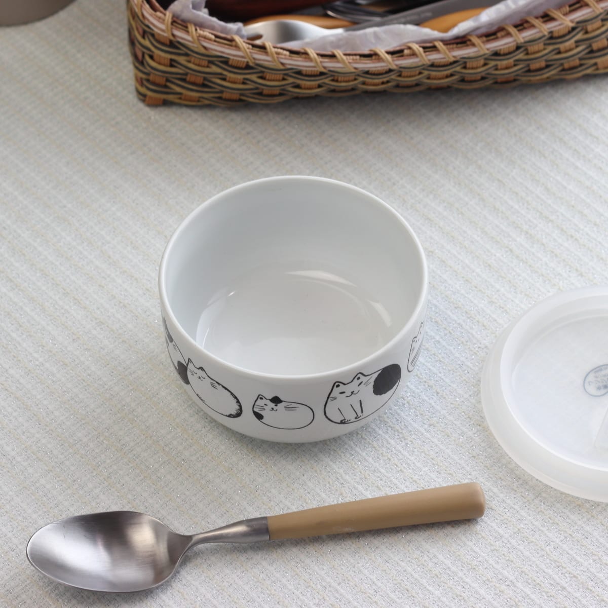 ニャーゴロン 蓋付き丸パック 日本製 美濃焼 猫モチーフ 保存容器 作り