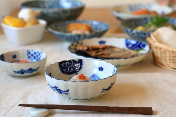 藍丸紋 4.5寸鉢 国産 美濃焼 長く使える上品な藍染柄です 小鉢