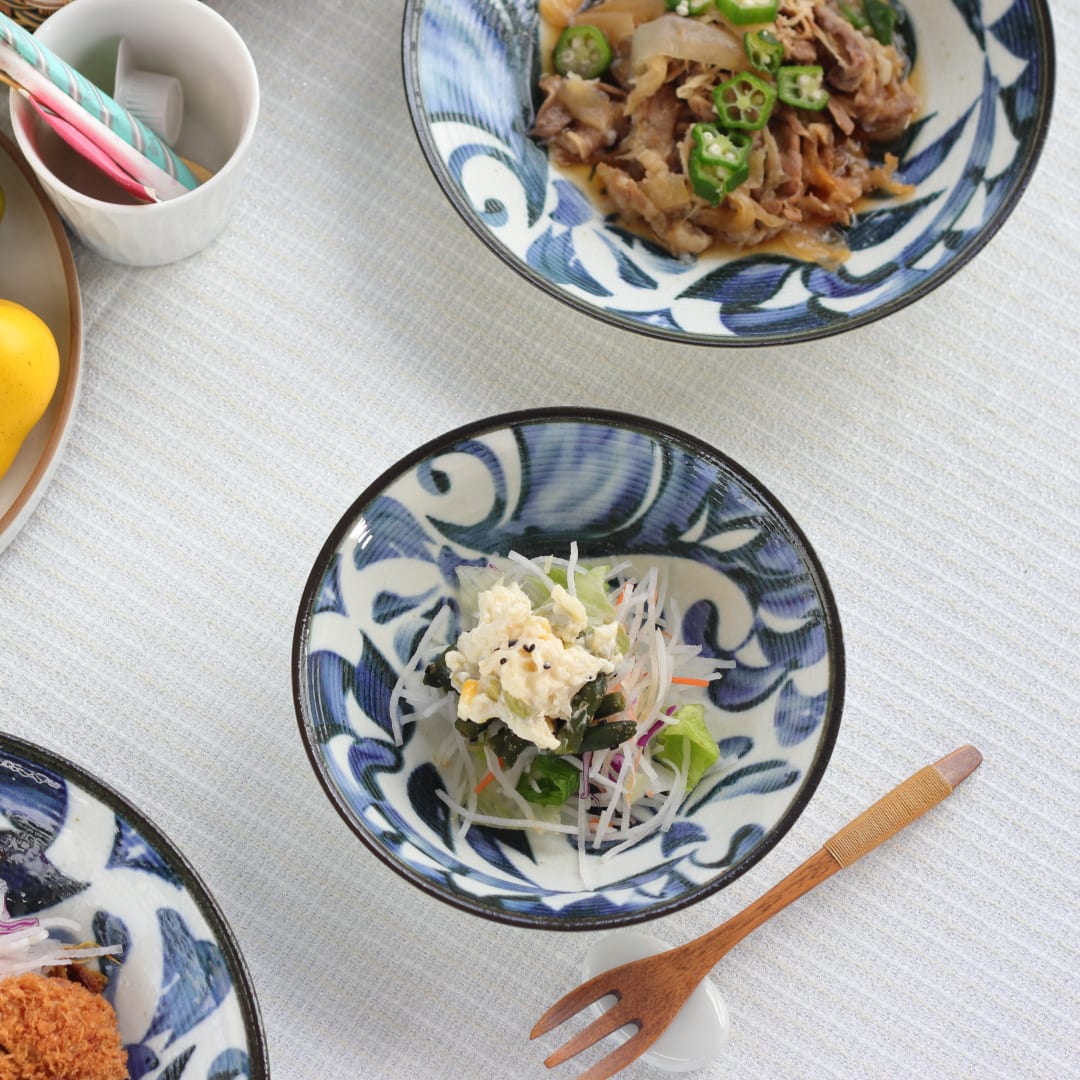 やちむんの藍花 煮物鉢 17cm 日本製 美濃焼 5.5寸丼 ボール ボウル