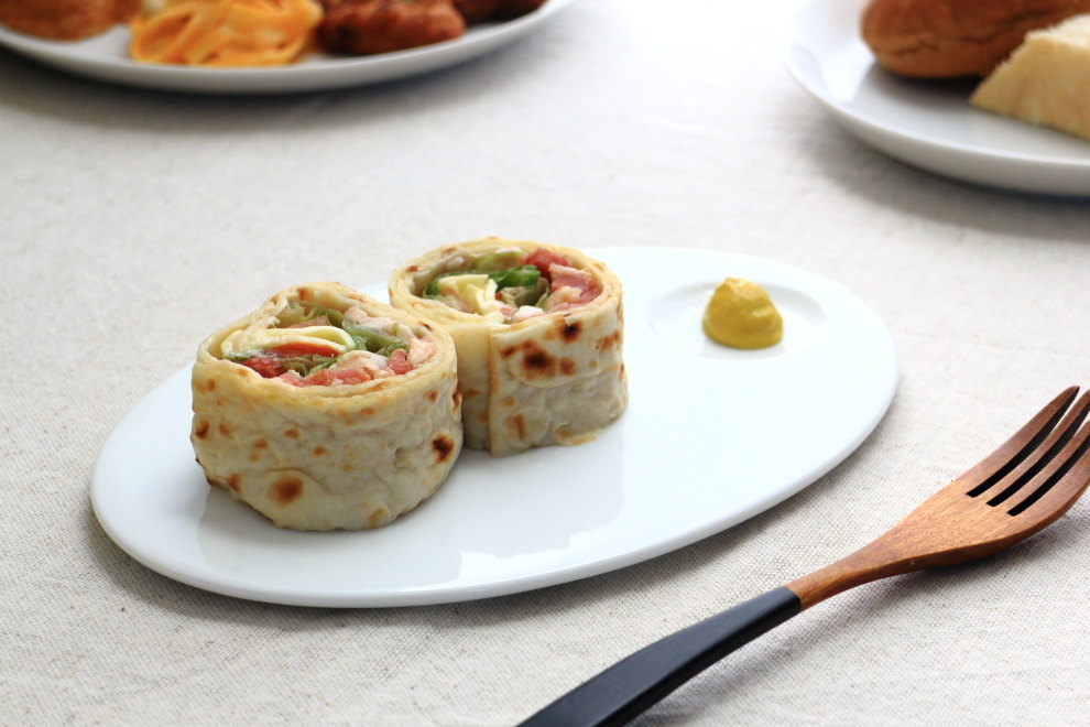 タレ穴付きオーバルプレート 22.5cm 国産 美濃焼 楕円皿 仕切り皿 タレ