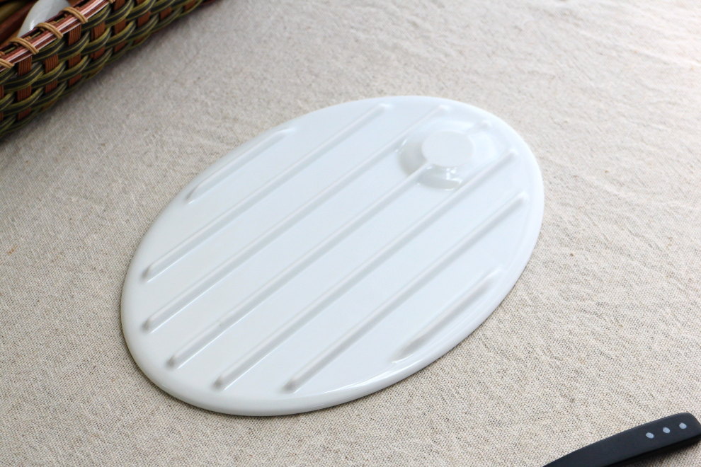 タレ穴付きオーバルプレート 22.5cm 国産 美濃焼 楕円皿 仕切り皿 タレ