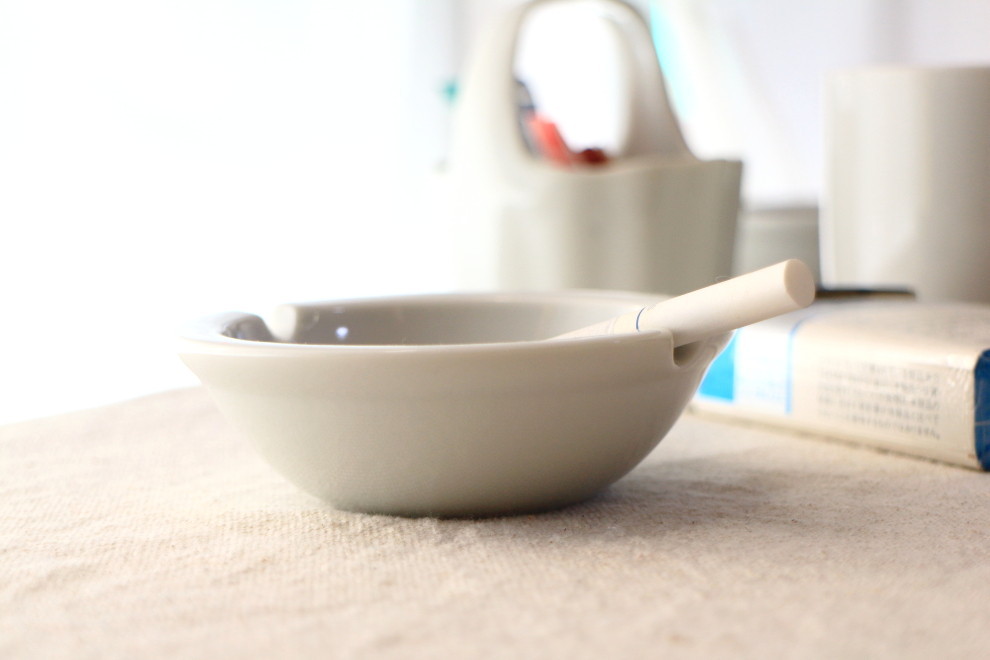 シンプル丸灰皿 10cm 国産 美濃焼 灰皿 アシュトレイ 小型 丸