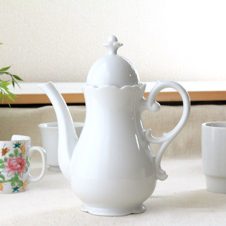 イマン★エミリー★レッド ティーポット★カフェボール★カップ＆ソーサー 陶器製 dd0f40467d272a54a3fbadd38f91f2