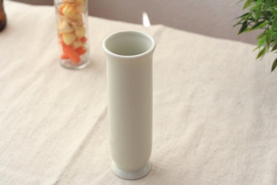 細長い花瓶 国産 美濃焼 テーブルを彩る一輪の花に陶器 一輪差し 花入