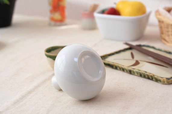 ホワイトミニ徳利 国産 美濃焼 お猪口3〜4杯の健康サイズ とっくり