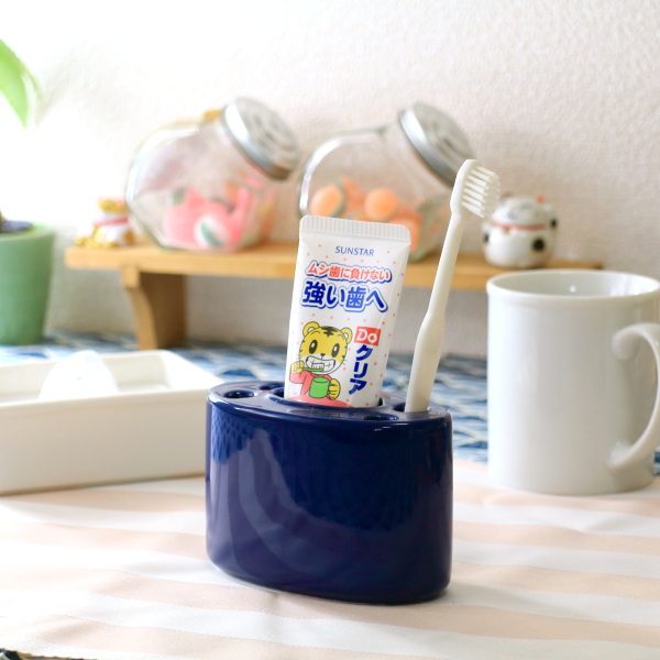紺のハブラシホルダー 国産 美濃焼 陶器製の清潔感を 歯ブラシ立て