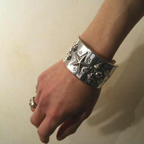 アクセサリー CODY SANDERSON 5 Out Of 5 StarsBracelet 05540546_multi-motif-star3.jpg
