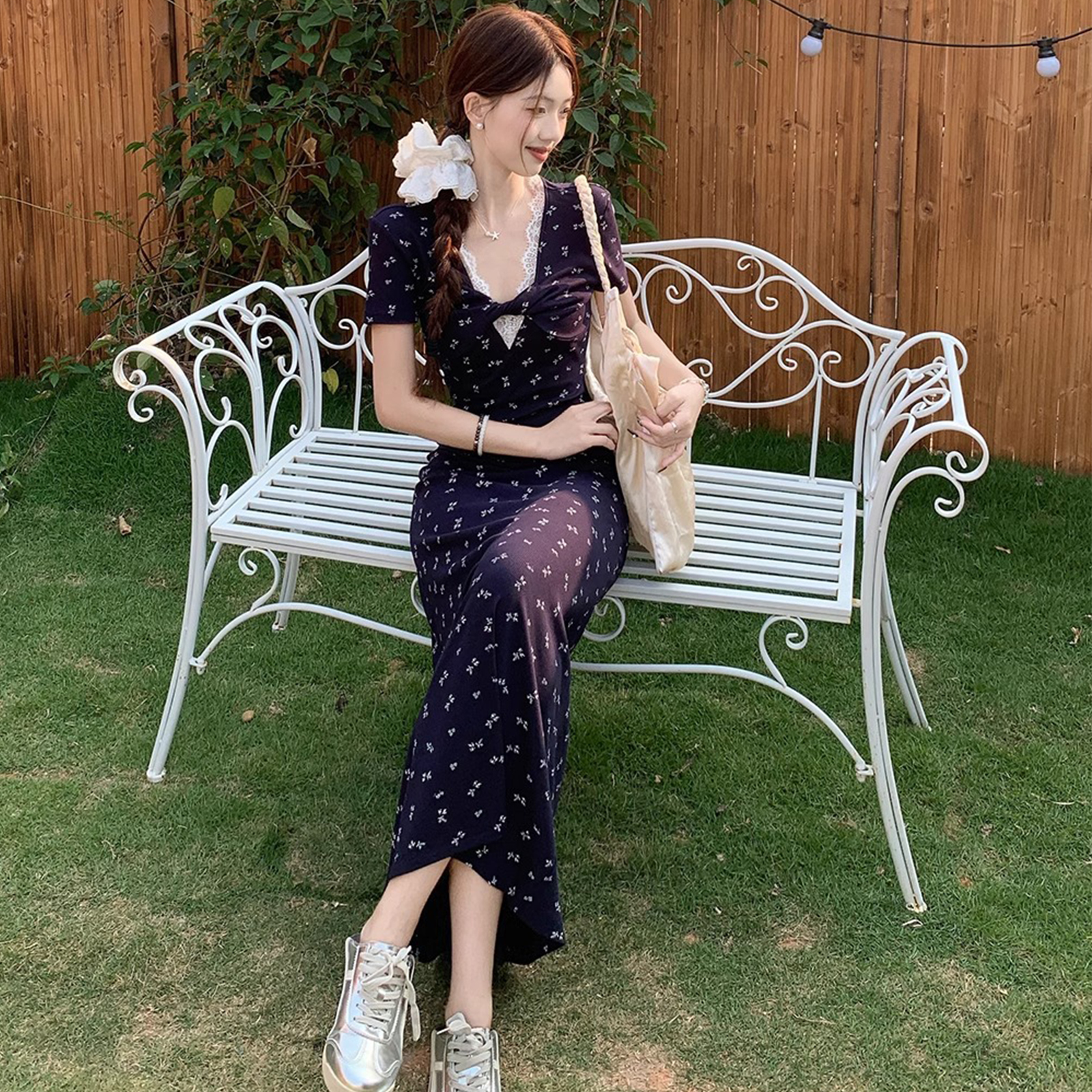 レディース 花柄リブワンピース Vネック飾り付き フィットシルエット 半袖 春夏 上品かわいい ガーリースタイル お出かけ用 | Village H＆T | 05