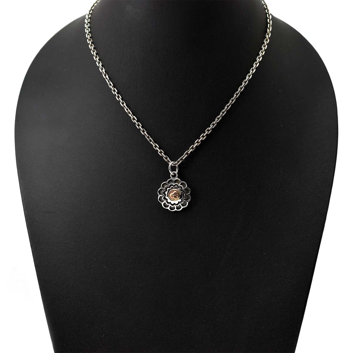 シルバー925 チャーム　インディアンジュエリー シルバーアクセサリー インディアンジュエリー モチーフ フラワー