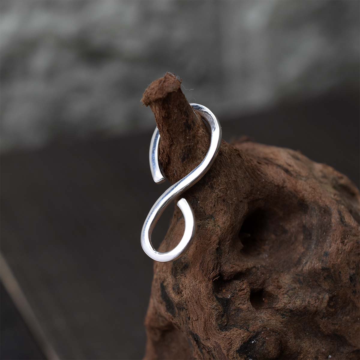 黒革・茶革製短剣吊りナスカン代用品(ハンドメイド)（茶革製短剣