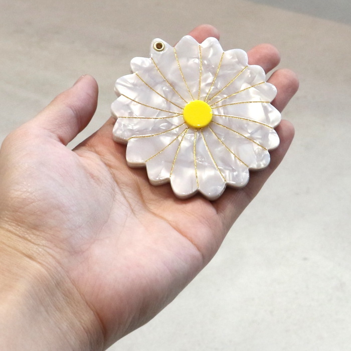 ククシュゼット 正規商品 手鏡 コンパクト ミラー スライド式 花