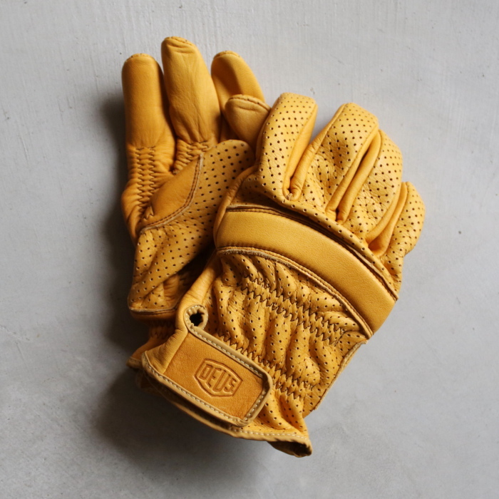 デウス グローブ DEUS EX MACHINA MESH GRIPPING GLOVE BLACK/TAN/CAMEL 3色展開