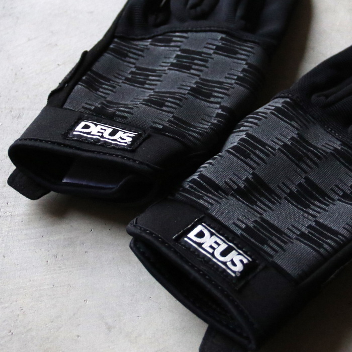 DEUS EX MACHINA（デウスエクスマキナ） SALE 30%OFF デウス グローブ