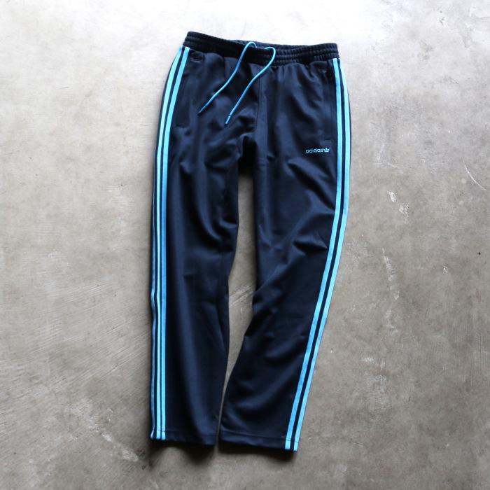 アディダス　オアシス　コラボ　ジャージパンツ　2025ツアー 紺色 Oasis x adidas Originals コラボカプセルコレクション”Original