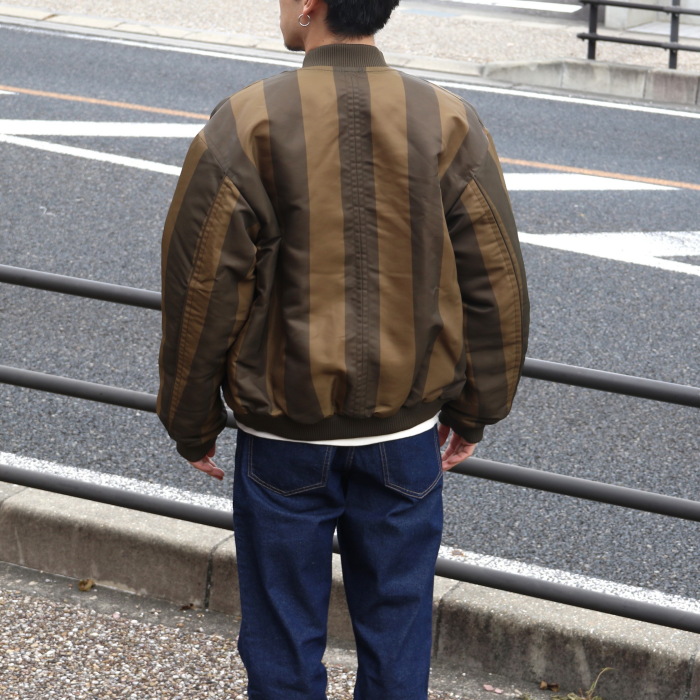 SALE 40%OFF メゾンキツネ アウター MAISON KITSUNE ハンドライティングロゴ ストライプ ボンバージャケット STRIPE  NYLON BOMBER JACKET 2023秋冬新作 : kml03540 : Charger.web-store - 通販 -  Yahoo!ショッピング