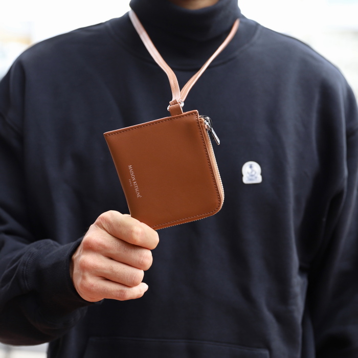 SALE 40%OFF メゾンキツネ ポーチ MAISON KITSUNE レザー ネック コイン ポーチ 専用ポーチ付き NECK COIN  PURSE ブラック/ゴールデンブラウン 2色展開 : kuz83640 : Charger.web-store - 通販 - Yahoo!ショッピング