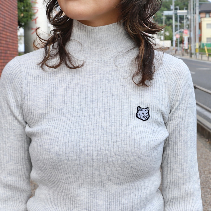 メゾンキツネ レディース ニット MAISON KITSUNE トーナル フォックスヘッド パッチ タートルネック TONAL FOX  ブラック/グレー/ピンク 3色展開 2023秋冬新作