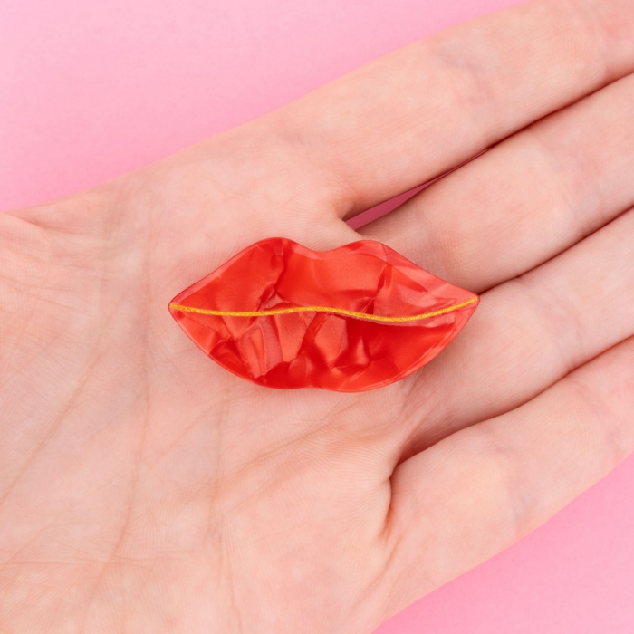 lipclip.jpg lipclip.jpg