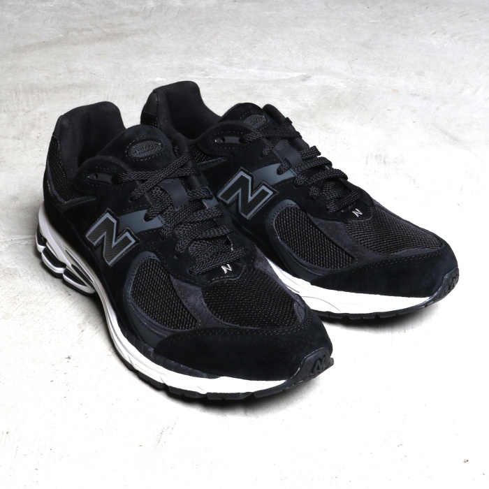 ニューバランス スニーカー 運動靴 New Balance 2002R BK スニーカー