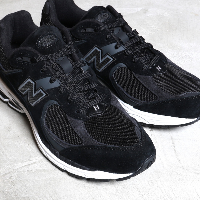 ニューバランス スニーカー 運動靴 New Balance 2002R BK スニーカー