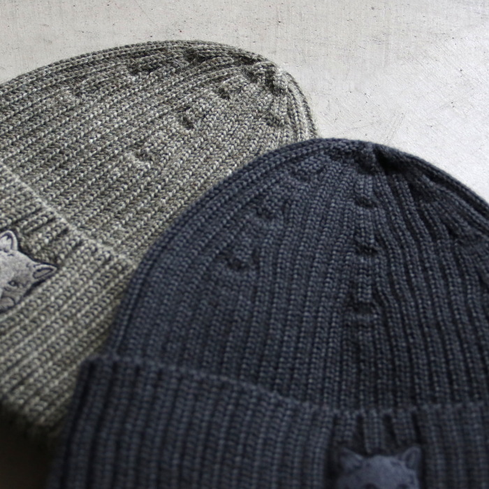 MAISON KITSUNÉ ブラックフォックスヘッドビーニー MAISON KITSUNE（メゾン キツネ） ニット帽 BOLD FOX HEAD BEANIE