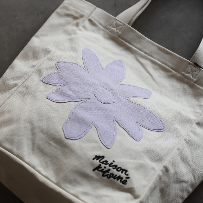 MAISON KITSUNE メゾンキツネ バッグ デイジー フラワー ラージ