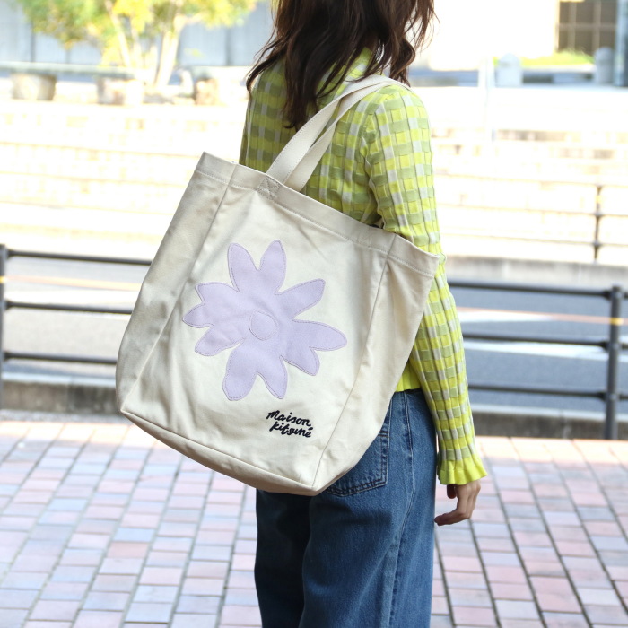 お花モチーフ・デイジー・トートバッグ Amazon | [RFSHOP] デイジー柄 花 植物 ブラック トートバック