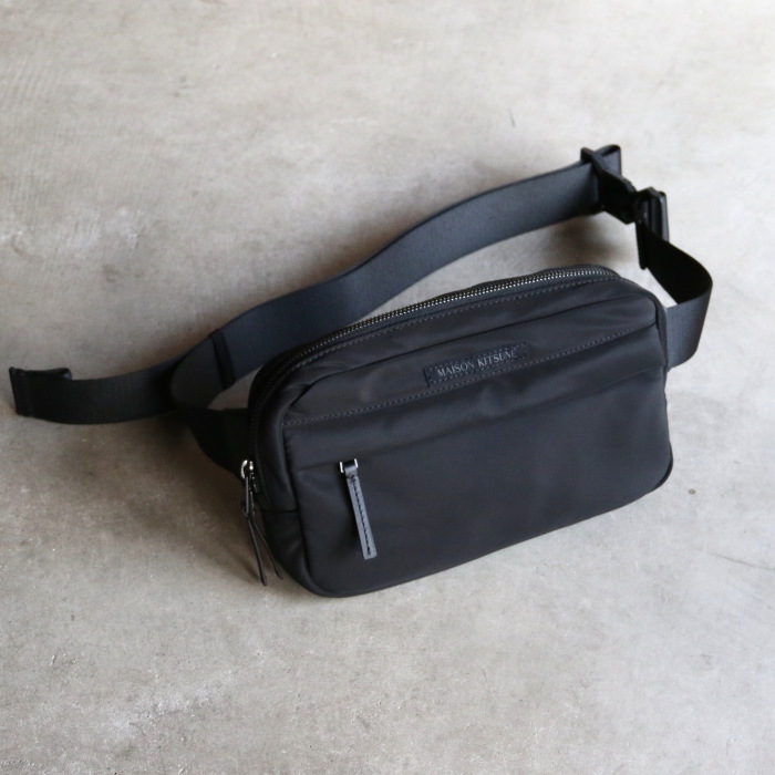MAISON KITSUNE（メゾン キツネ） バッグ ショルダー ナイロン